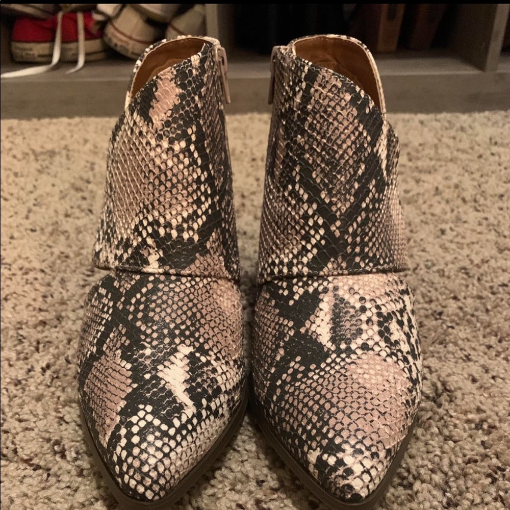 Shop Priceless Booties - Picture 2 of 4